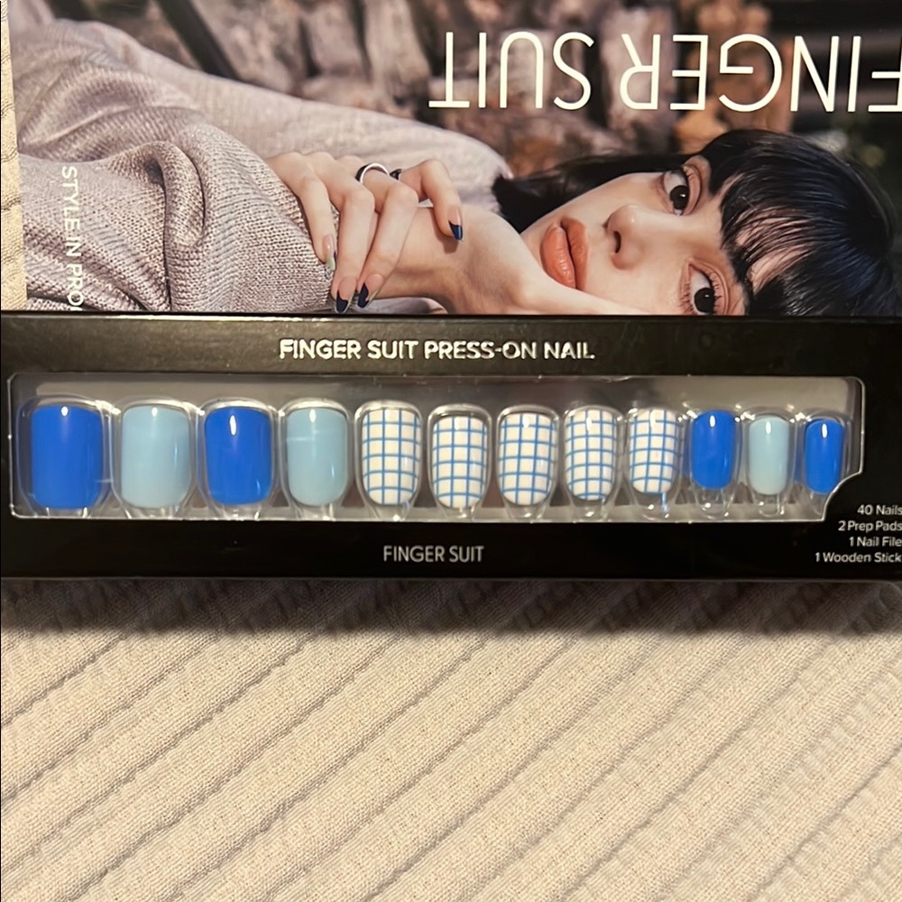 Finger Suit Blue and White Press-On Nails Square Shape